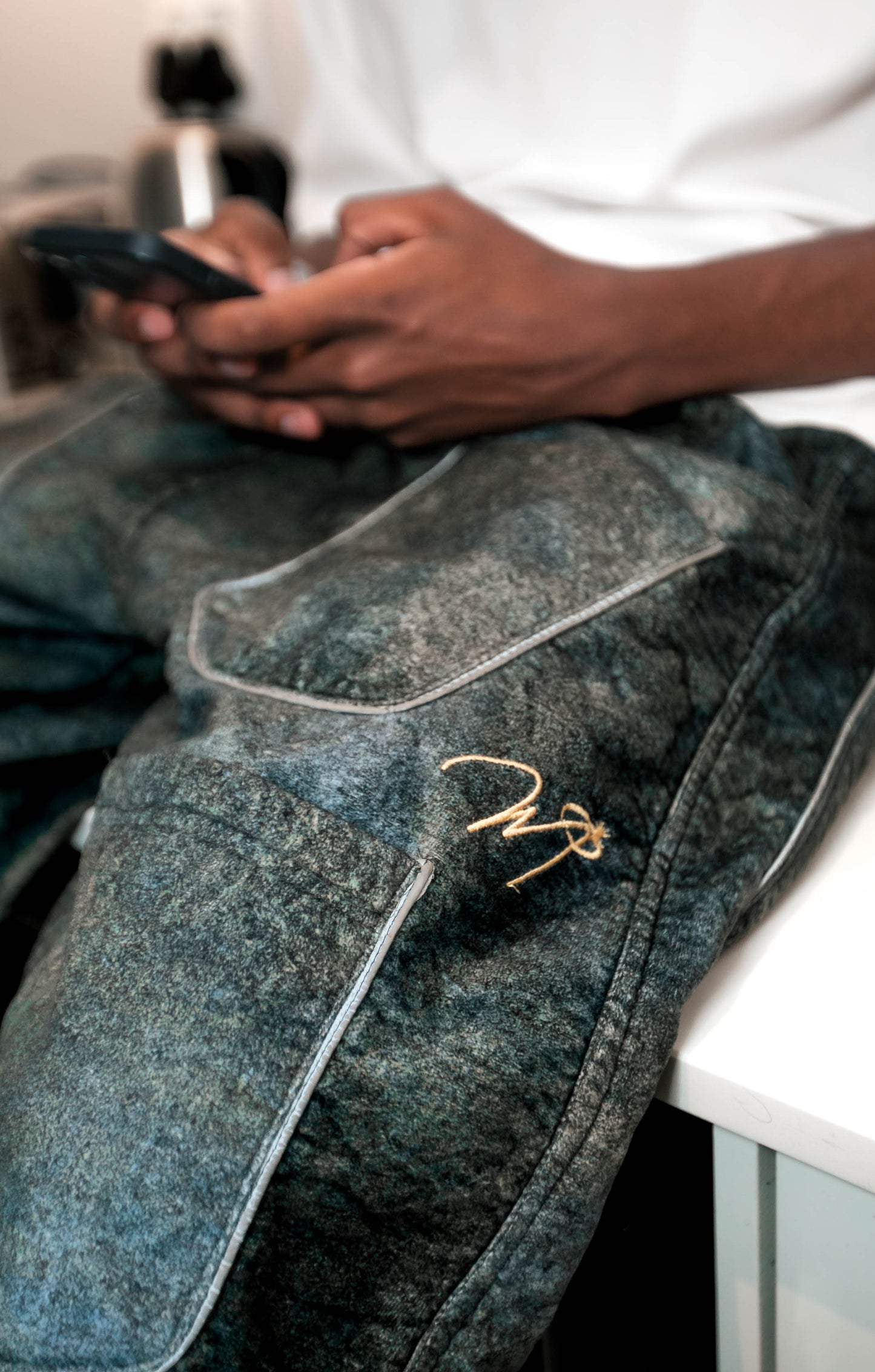 ASHEN UTILITY SHORTS